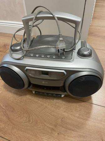 Продам магнитофон LG