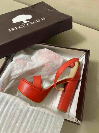 Продам босоножки