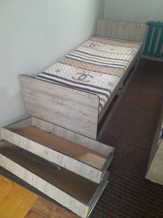 Кровать продам