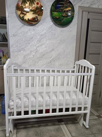 Продам кроватку детскую