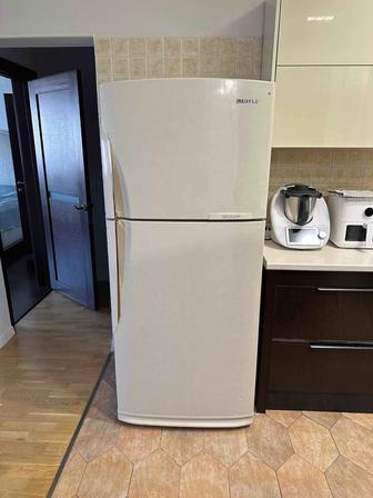 Холодильник Samsung