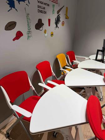 Продать стол и стулья для образовательного центра