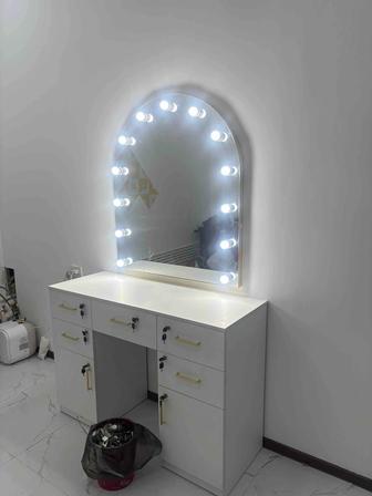 Стол визажиста для салона