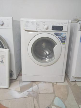 Продам стиральную машину indisit 6 кг