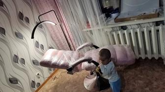 Кресло кушетка и лампа луна