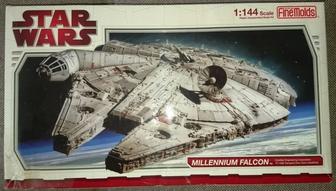 склеиваемая модель Millennium Falcon (Fine Molds 1/144)