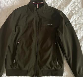 Брендовая куртка оригинал, покупали в Америке на 48/50 размер, сезон весна