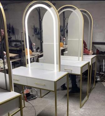 Стол для визажиста