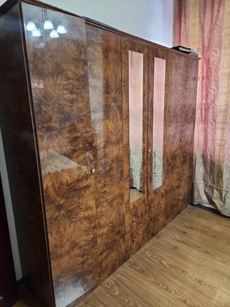 Продам спальный гарнитур б/у, самовывоз. Вместе с матрасом.