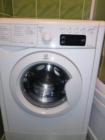 Продаю стиральную машину