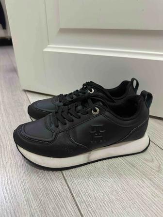 Кроссовки Tommi Hilfiger