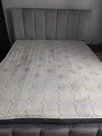 Двухспальная кровать