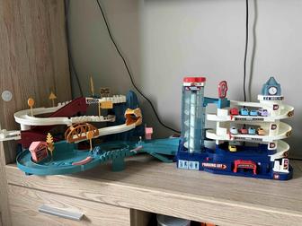 Большой автотрек и паркинг с машинками