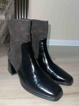 Женские ботильоны на устойчивом каблуке, черные, кожа и замша