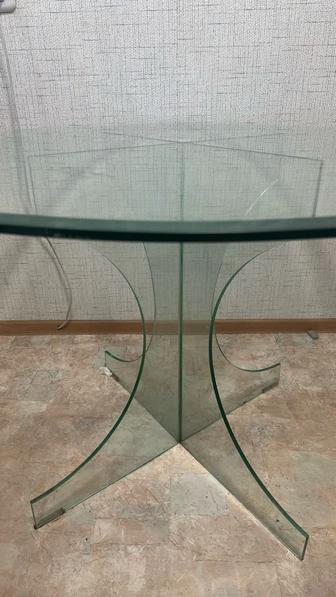 Продается стол