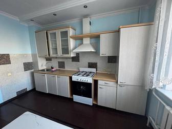 Продам кухонный гарнитур. 35 тысяч. Цена договорная.