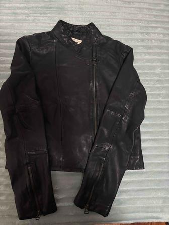 кожаная куртка Lee