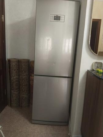 Продам холодильник LG