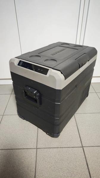 Автохолодильник 45 л., компрессорный, с аккумулятором. 
Alpicool TW45