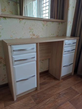 Туалетный столик (комод) сатылады