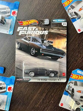 Hotwheels Premuim Хотвилс модель 70 Dodge Charger R/T