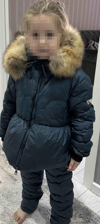 Продам зимнюю куртку Монклер комбинезон