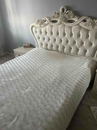 Двуспальная кровать