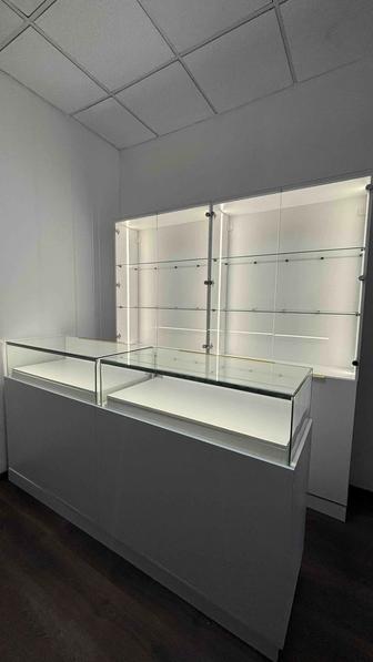 Стеллажи для ювелирного магазина