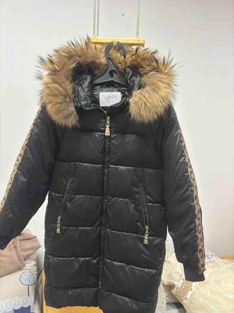 Продам пуховик для девочки