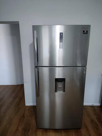 Холодильник Samsung