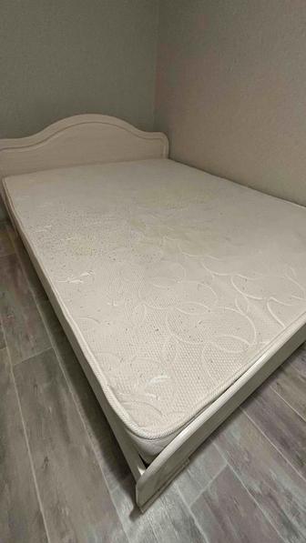 Продам матрас 160 на 200