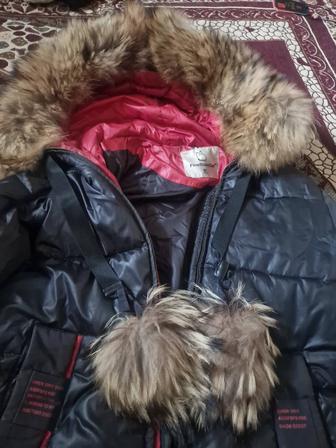 Продаетьмя куртка парка очень идеально хорошего качества