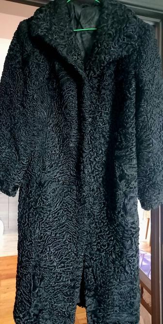 Продам шубу б/у каракуль