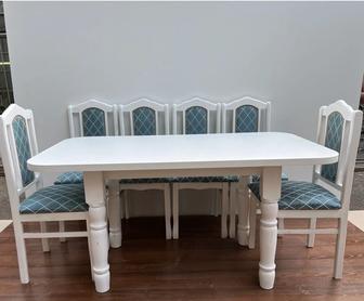 Стол со стульями