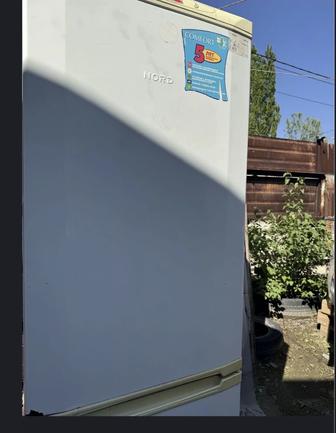 Продам холодильник