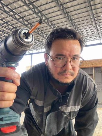 Крутой электрик