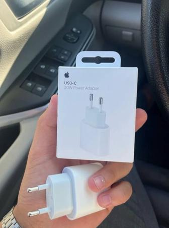 Адаптер питания Apple USBC мощностью 20 Вт