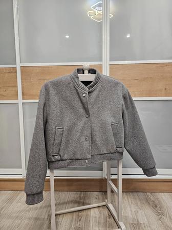 Женский укороченный бомбер Zara