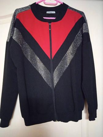 Спортивные костюмы женские, новые 50-52размера.