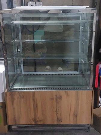 Холодильная витрина
