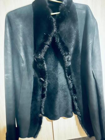 Отдам дубленка из нерпы черная рукава и воротник норка