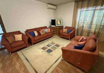 Продам комплект 2 дивана 2 кресла декор подушки состояние идеальное ИТАЛИЯ