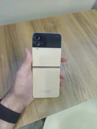 Samsung galaxy Z Flip 4 256gb pink gold