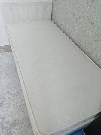 Кровать односпальную размер 90 на 2