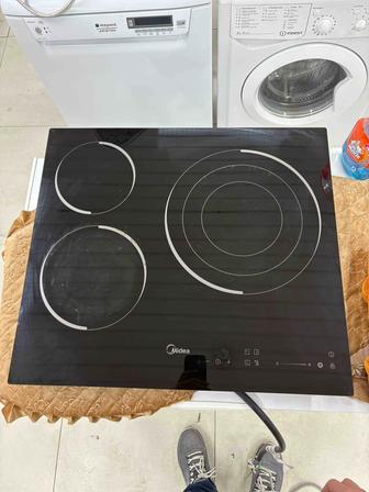 варочная поверхность Midea хорошим состояния