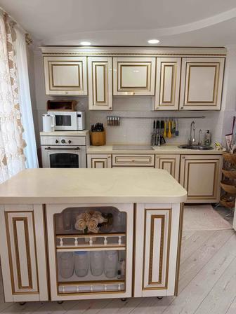 ПРОДАМ КУХОННЫЙ ГАРНИТУР