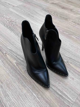 Кожаные ботильоны
