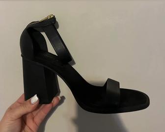 Продам Босоножки (кожа)