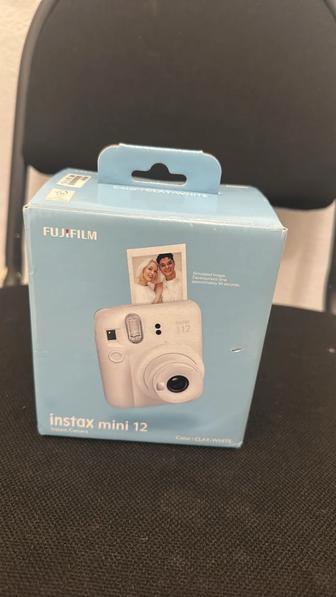 Фотокамера моментальной печати Fujifilm Instax mini 12 белый