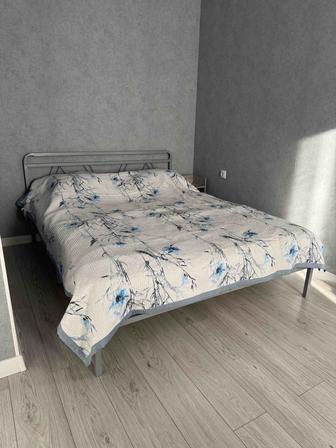 Продам двуспальную кровать
